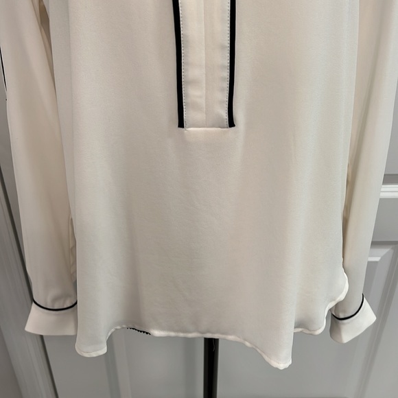 LOFT women’s cream & black trim blouse holiday/work - size small - Picture 7 of 8